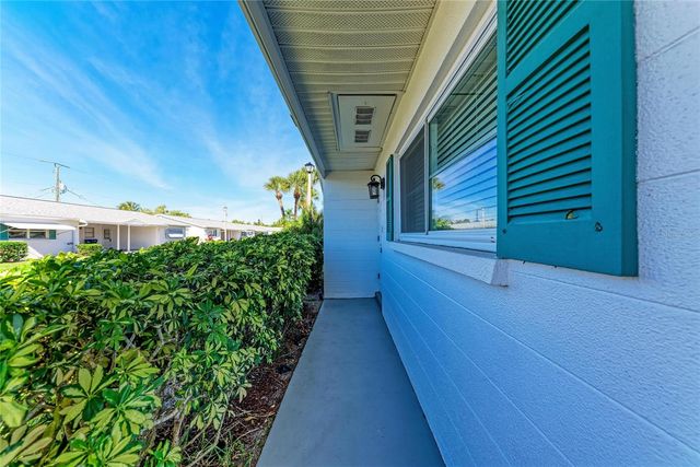 5992 CORAL WAY, Bradenton, FL 34207