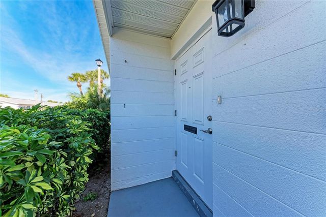 5992 CORAL WAY, Bradenton, FL 34207