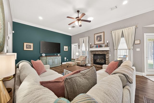 3802 Crestwood Circle, Needville, TX 77461