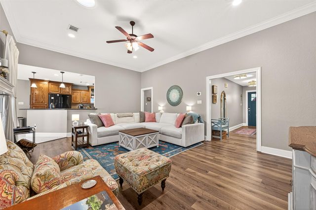 3802 Crestwood Circle, Needville, TX 77461