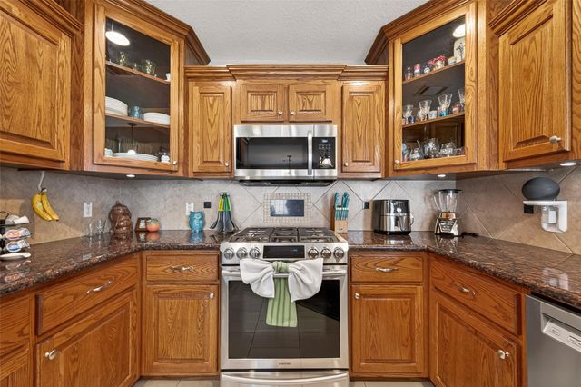 3802 Crestwood Circle, Needville, TX 77461