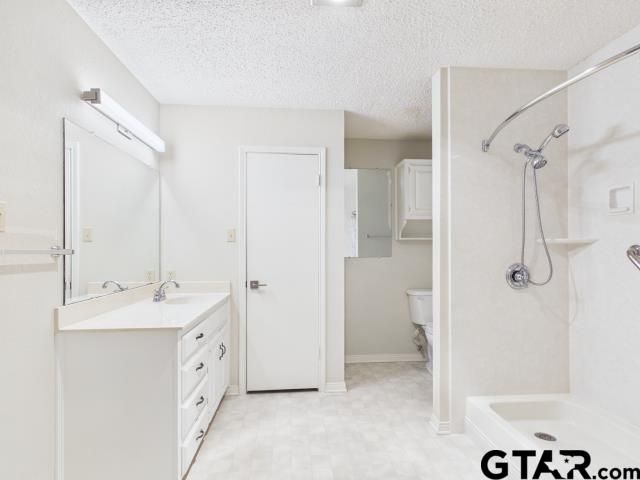 782 Southwood Dr, Athens, TX 75751