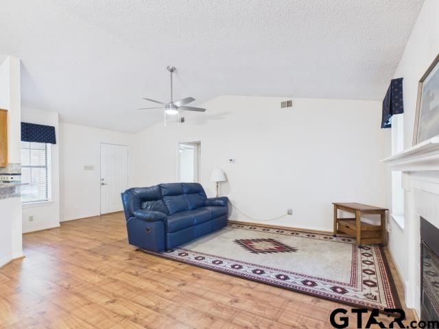 782 Southwood Dr, Athens, TX 75751