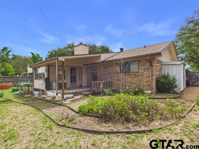 782 Southwood Dr, Athens, TX 75751