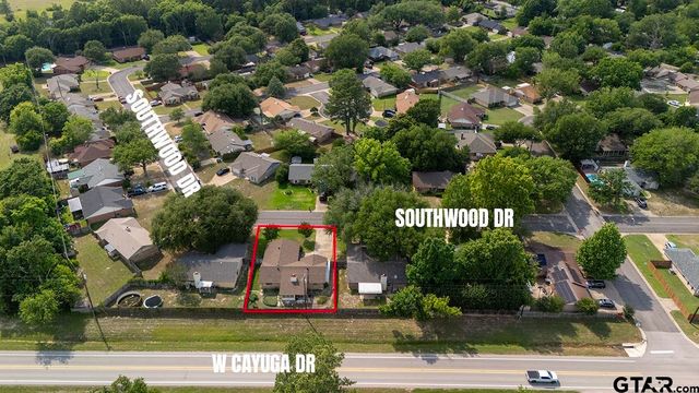 782 Southwood Dr, Athens, TX 75751