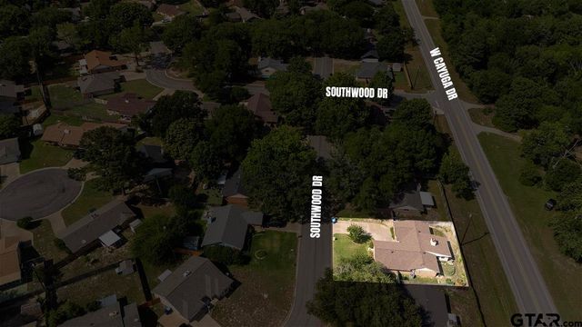 782 Southwood Dr, Athens, TX 75751