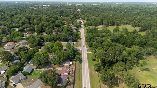 782 Southwood Dr, Athens, TX 75751