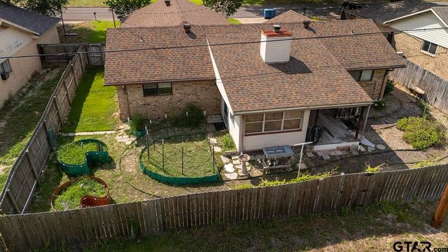 782 Southwood Dr, Athens, TX 75751