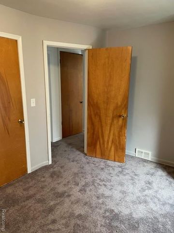 19815 Poinciana, Redford, MI 48240