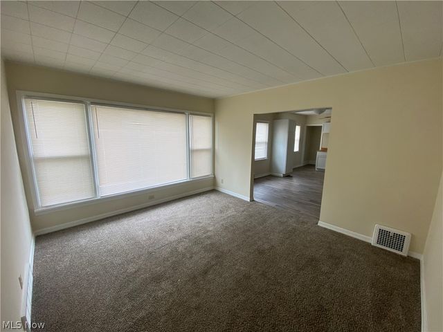 8221 Grand Division Avenue, Cleveland, OH 44125