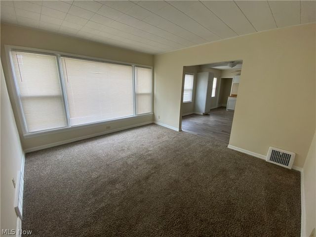 8221 Grand Division Avenue, Cleveland, OH 44125
