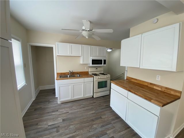 8221 Grand Division Avenue, Cleveland, OH 44125