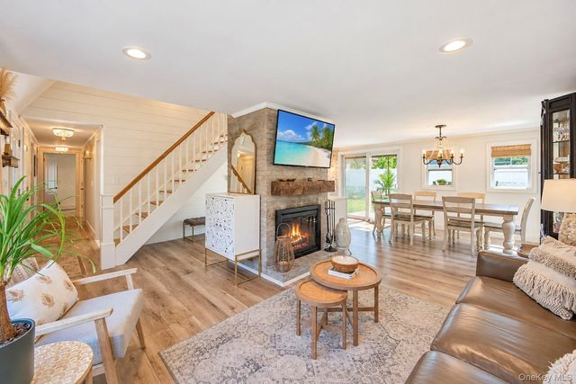 26 All Points Terrace, Holbrook, NY 11741