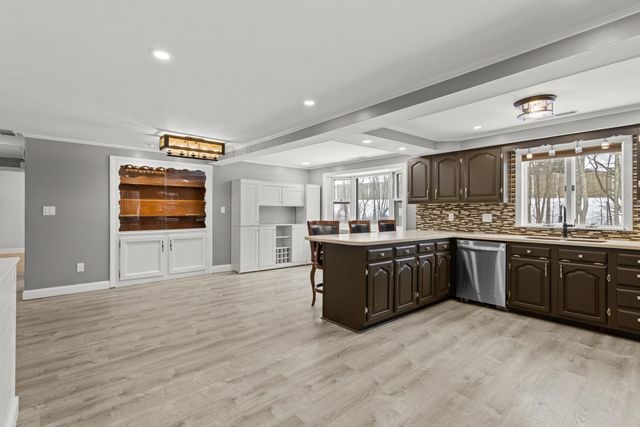 50 HAIGH Avenue, Salem, NH 03079