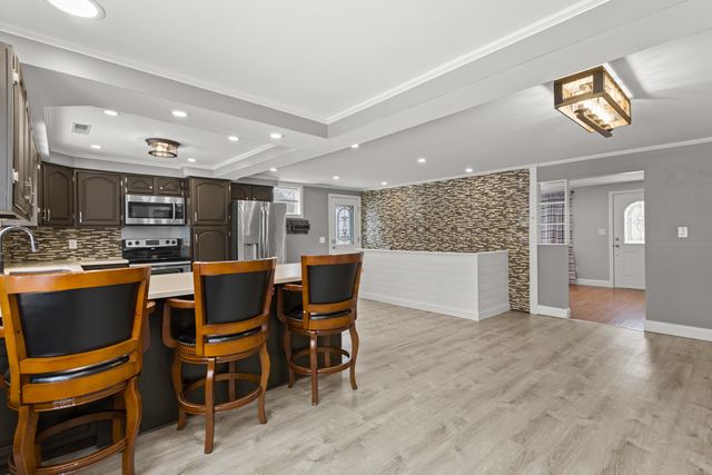 50 HAIGH Avenue, Salem, NH 03079