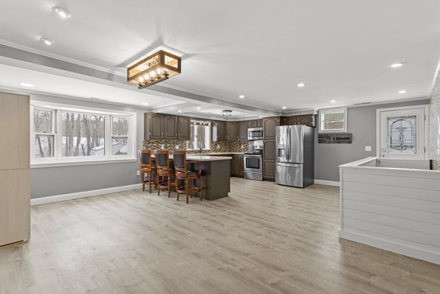 50 HAIGH Avenue, Salem, NH 03079