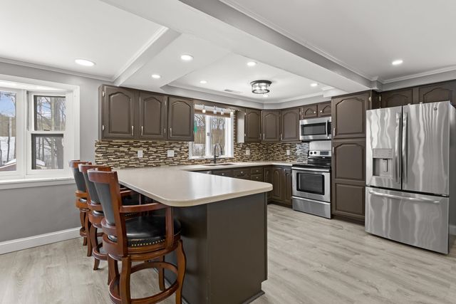 50 HAIGH Avenue, Salem, NH 03079