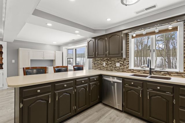 50 HAIGH Avenue, Salem, NH 03079