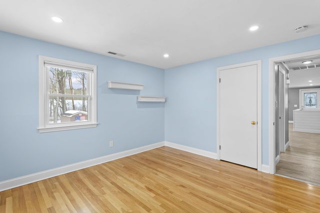 50 HAIGH Avenue, Salem, NH 03079