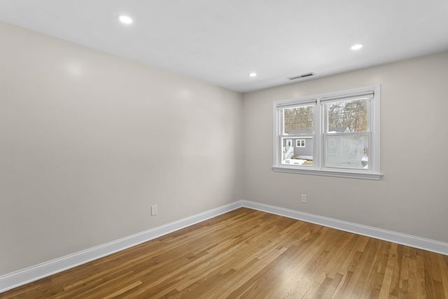 50 HAIGH Avenue, Salem, NH 03079