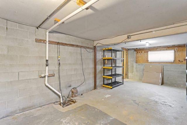 50 HAIGH Avenue, Salem, NH 03079