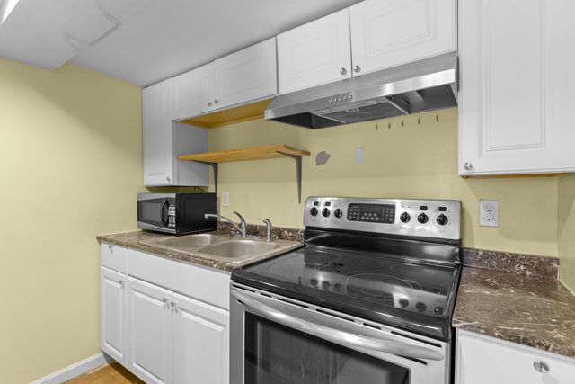 50 HAIGH Avenue, Salem, NH 03079