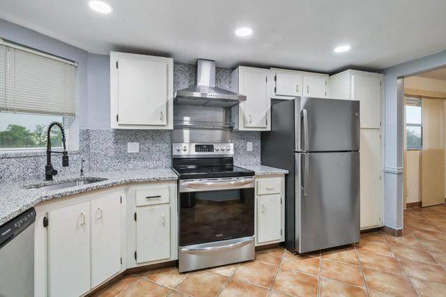 3595 Birdie Drive 408, Lake Worth, FL 33467