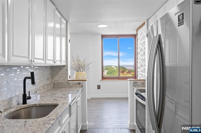 100 Old Palisade Road 3215, Fort Lee, NJ 07024