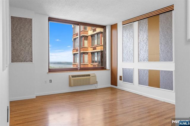 100 Old Palisade Road 3215, Fort Lee, NJ 07024