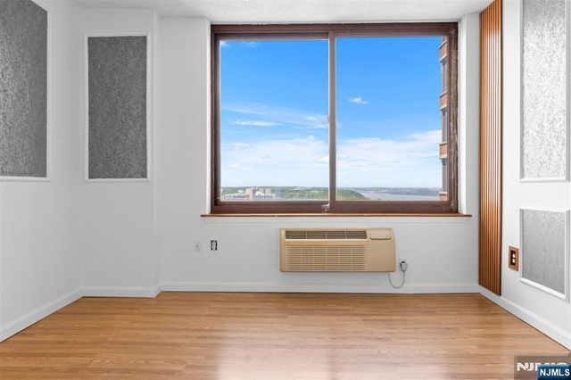 100 Old Palisade Road 3215, Fort Lee, NJ 07024