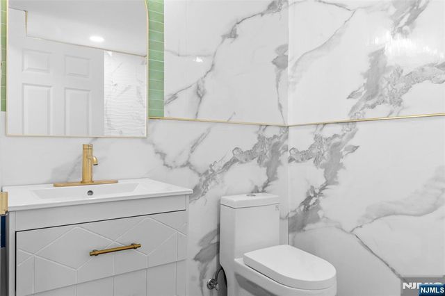 100 Old Palisade Road 3215, Fort Lee, NJ 07024