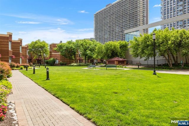 100 Old Palisade Road 3215, Fort Lee, NJ 07024
