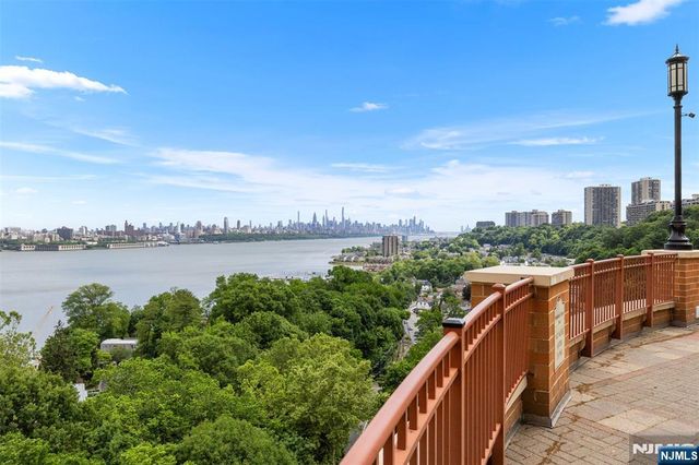 100 Old Palisade Road 3215, Fort Lee, NJ 07024