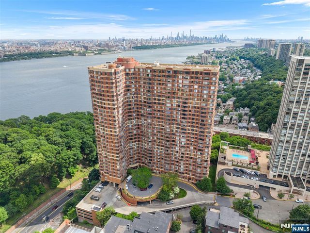 100 Old Palisade Road 3215, Fort Lee, NJ 07024