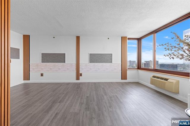 100 Old Palisade Road 3215, Fort Lee, NJ 07024