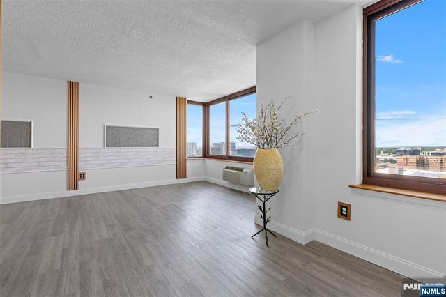 100 Old Palisade Road 3215, Fort Lee, NJ 07024