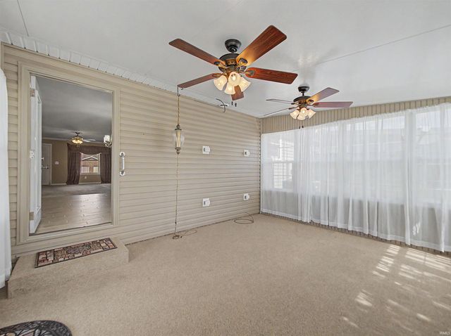 526 S Eighth Avenue, Haubstadt, IN 47639