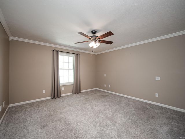 526 S Eighth Avenue, Haubstadt, IN 47639