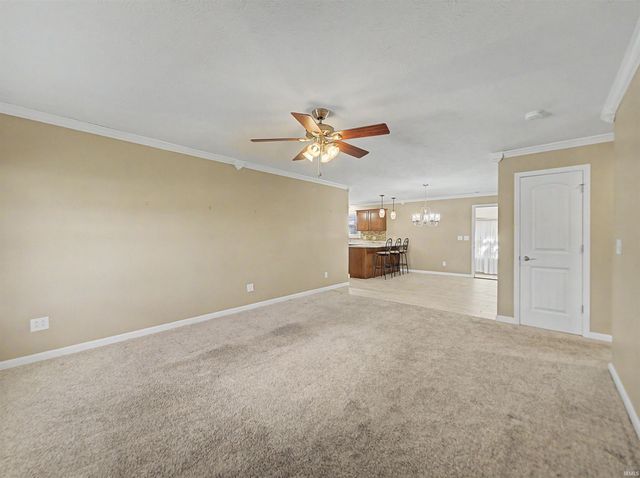 526 S Eighth Avenue, Haubstadt, IN 47639