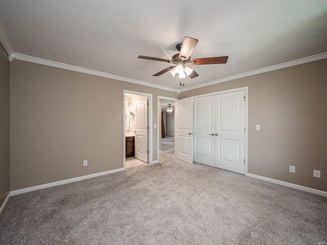 526 S Eighth Avenue, Haubstadt, IN 47639