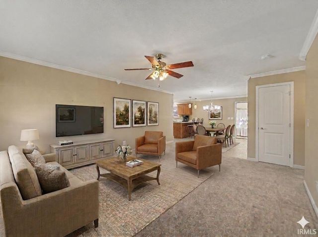 526 S Eighth Avenue, Haubstadt, IN 47639