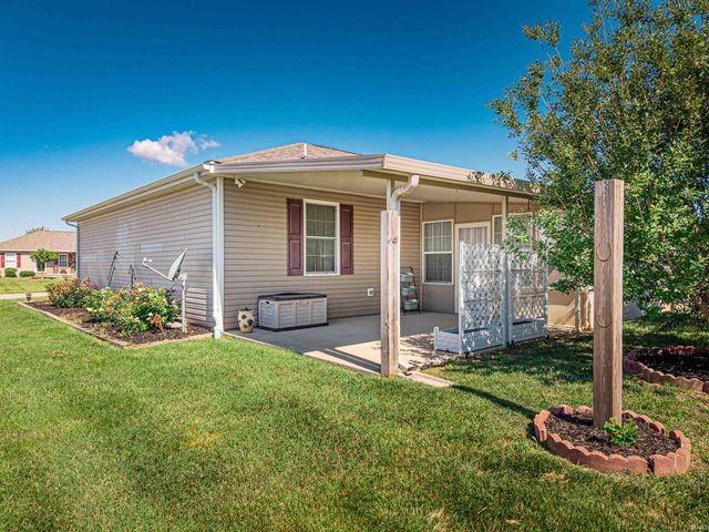 526 S Eighth Avenue, Haubstadt, IN 47639