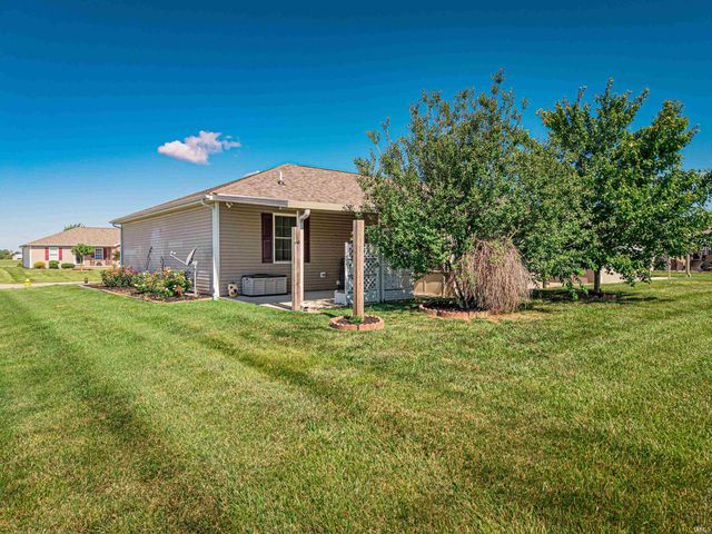 526 S Eighth Avenue, Haubstadt, IN 47639