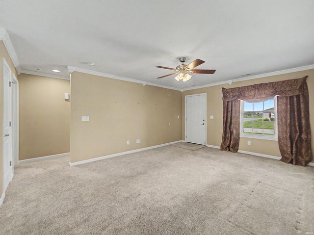 526 S Eighth Avenue, Haubstadt, IN 47639