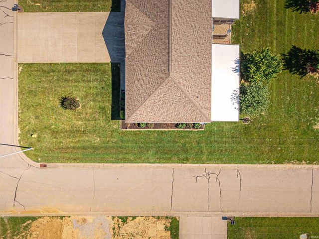 526 S Eighth Avenue, Haubstadt, IN 47639