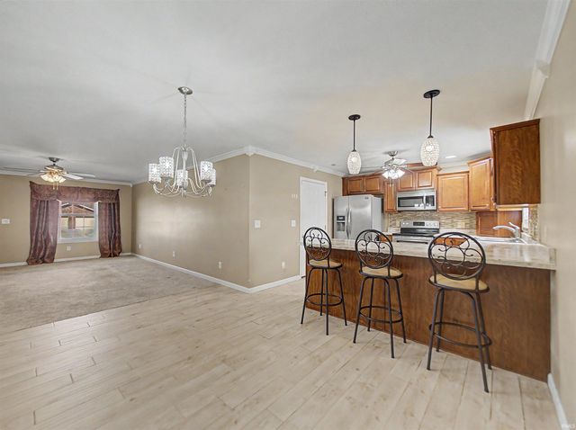 526 S Eighth Avenue, Haubstadt, IN 47639