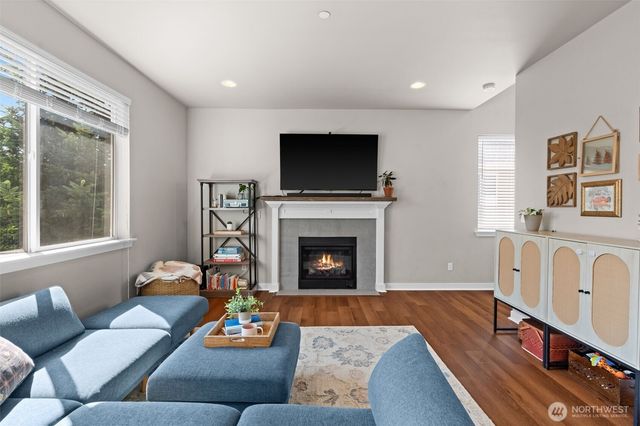 736 Freedom Court SE, Port Orchard, WA 98366