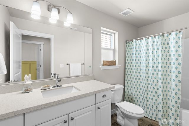 736 Freedom Court SE, Port Orchard, WA 98366