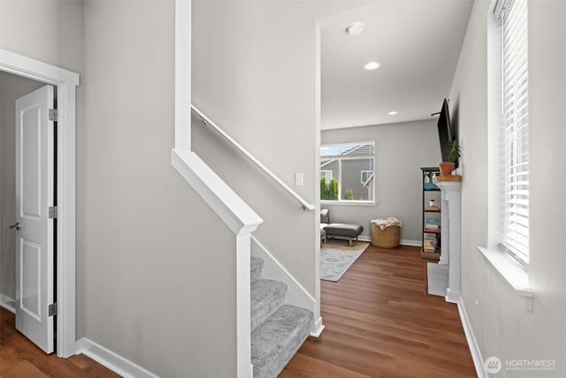 736 Freedom Court SE, Port Orchard, WA 98366