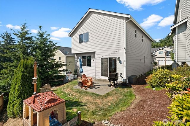 736 Freedom Court SE, Port Orchard, WA 98366